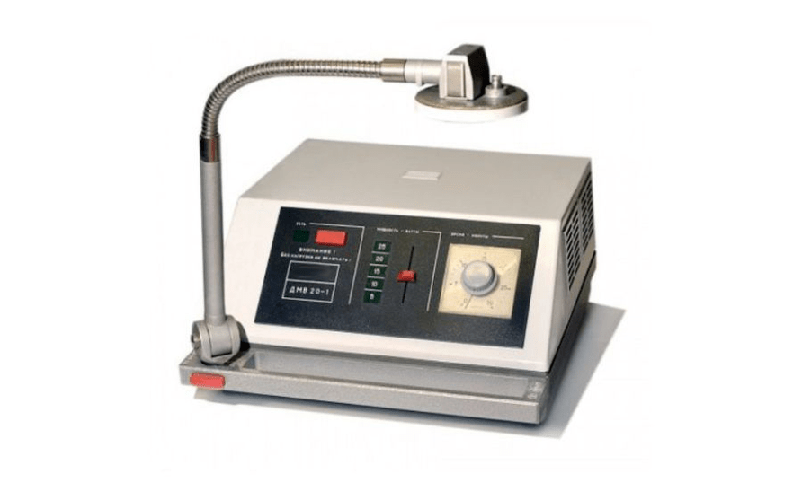 Dispositivo UHF para el tratamiento de la prostatitis.